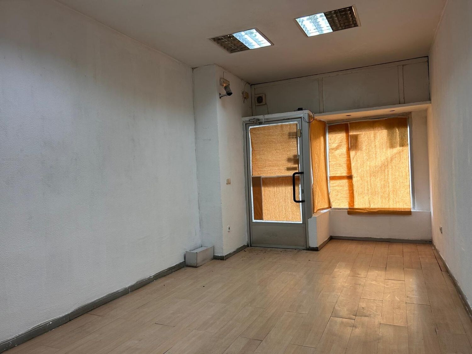 Retail in Guadalajara, Guadalajara for lease Interior Photo- Image 1 of 5