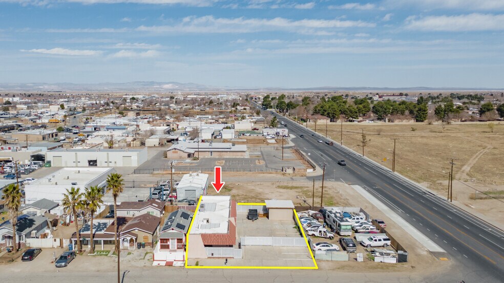 113 W Pillsbury St, Lancaster, CA à vendre - Aérien - Image 1 de 20