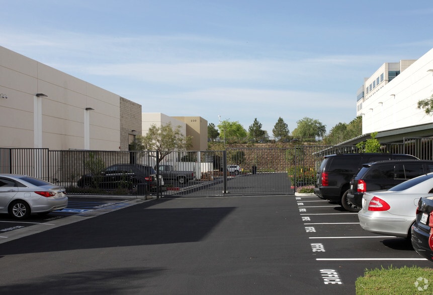 230 Crouse Dr, Corona, CA for lease - Building Photo - Image 1 of 5