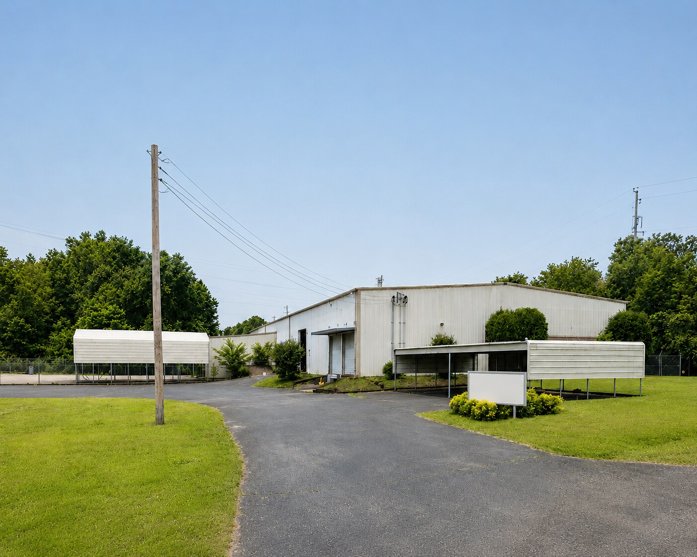 208 Edwards Dr, Jackson, TN à louer Photo du bâtiment- Image 1 de 6