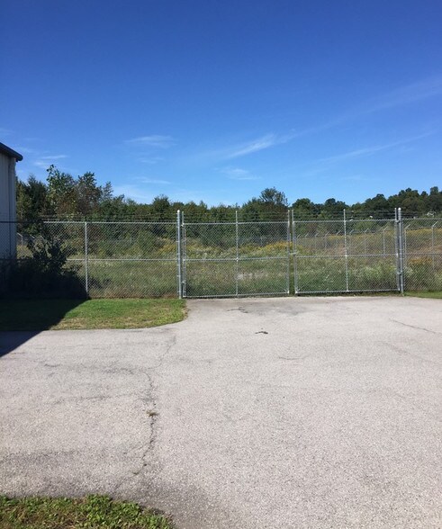 14 Industrial Dr, Du Bois, PA à louer - Photo du bâtiment - Image 2 de 7