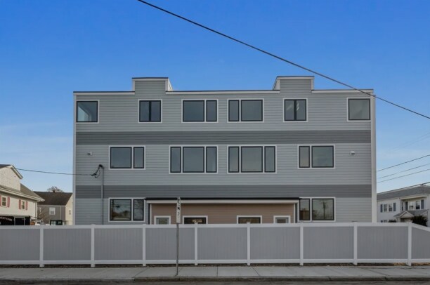 308 Newton St, Waltham, MA à vendre - Photo du bâtiment - Image 2 de 36