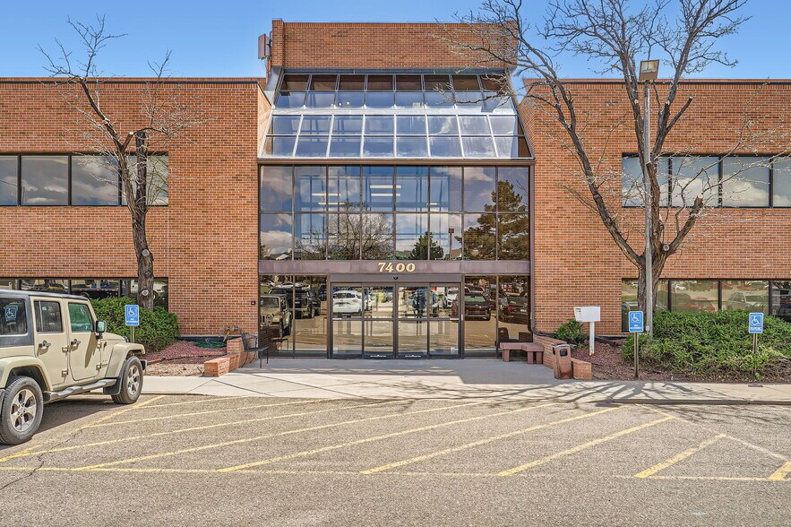 7400 E Arapahoe Rd, Centennial, CO à louer - Photo du bâtiment - Image 1 de 30