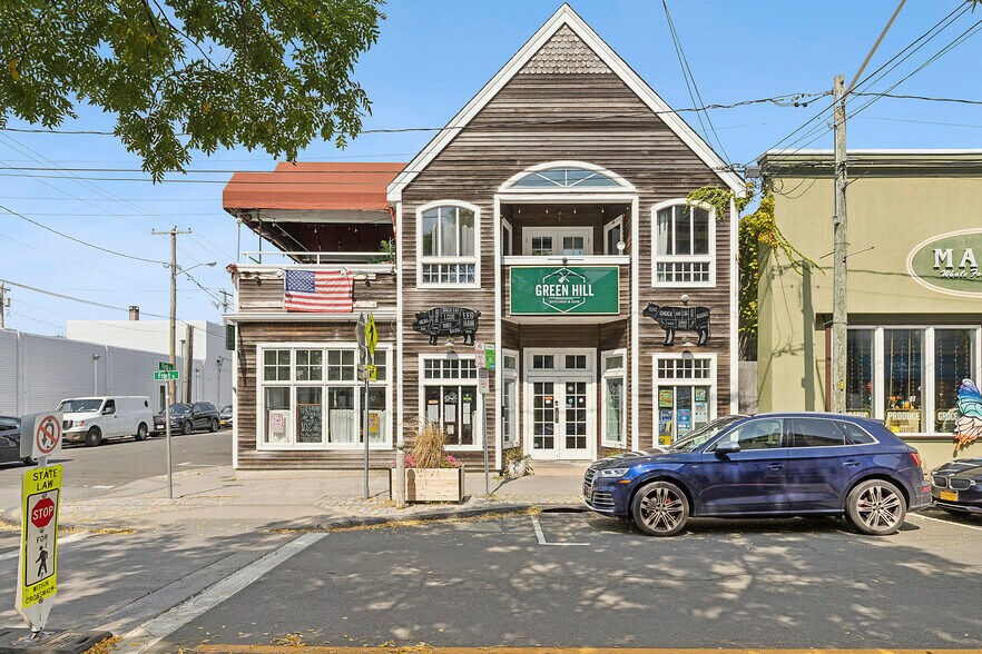 48 Front St, Greenport, NY à vendre - Photo du bâtiment - Image 2 de 15