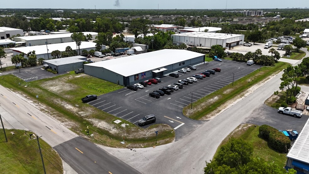2095 Andrea Ln, Fort Myers, FL for lease - Building Photo - Image 1 of 7