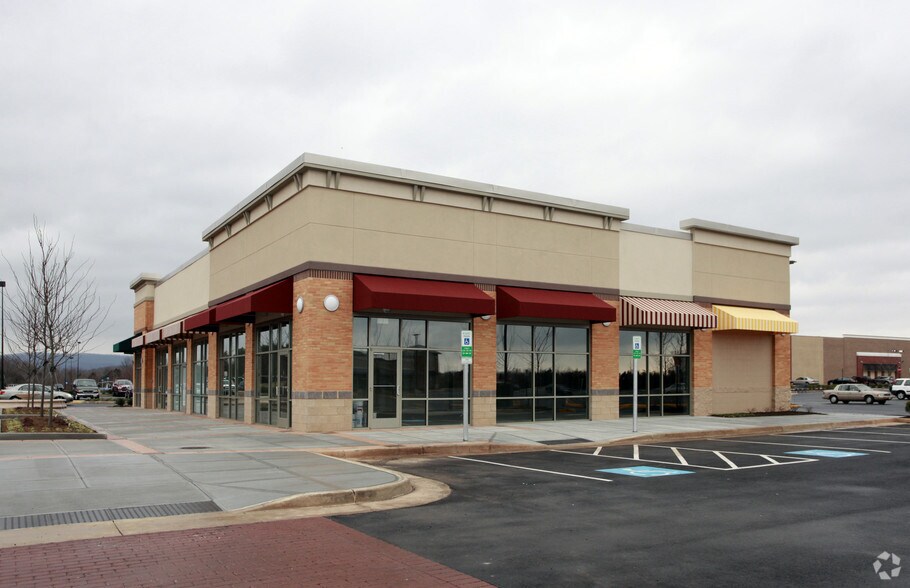 6408-6414 Trading Sq, Haymarket, VA à louer - Photo du bâtiment - Image 2 de 10