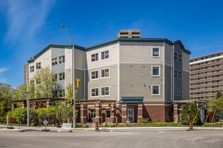 Plus de détails pour 1071 Richmond Rd, Ottawa, ON - Spécialité à vendre