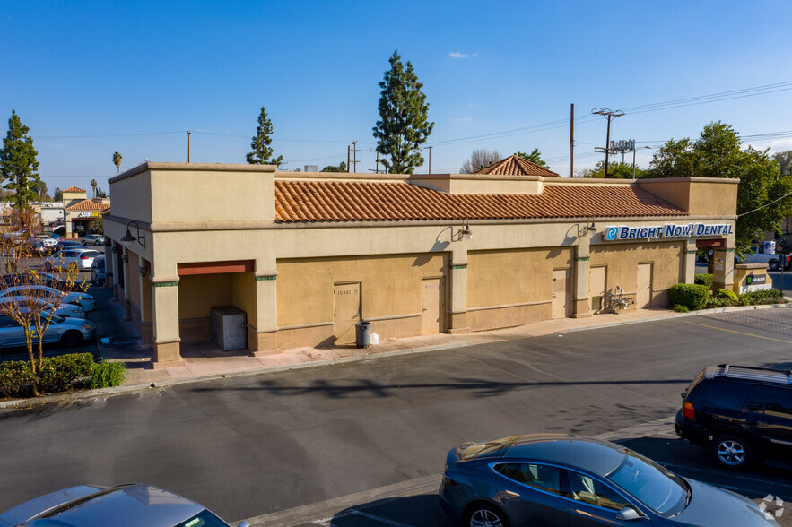 19301-19371 Saticoy St, Reseda, CA for lease - Building Photo - Image 3 of 12