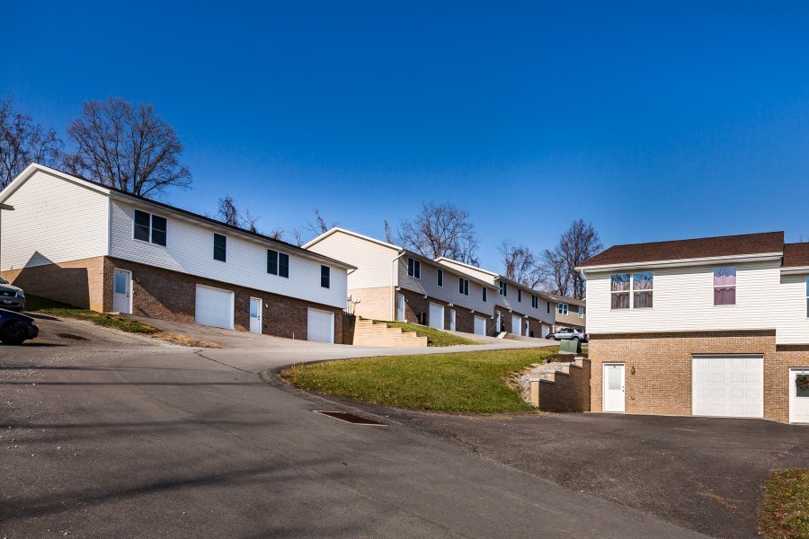 360 McClellandtown Rd, Uniontown, PA à vendre Photo du bâtiment- Image 1 de 1