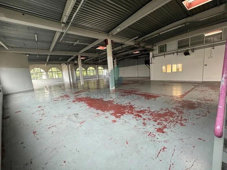 Flex dans Aubervilliers à louer - Photo du bâtiment - Image 2 de 7