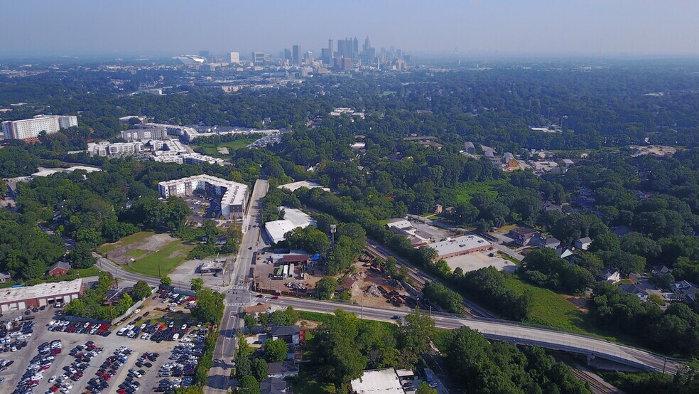 1328 Lakewood Ave SE, Atlanta, GA à louer - Photo du bâtiment - Image 2 de 6
