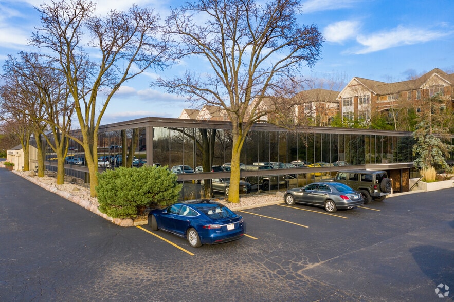 175 Olde Half Day Rd, Lincolnshire, IL à louer - Photo du bâtiment - Image 2 de 9