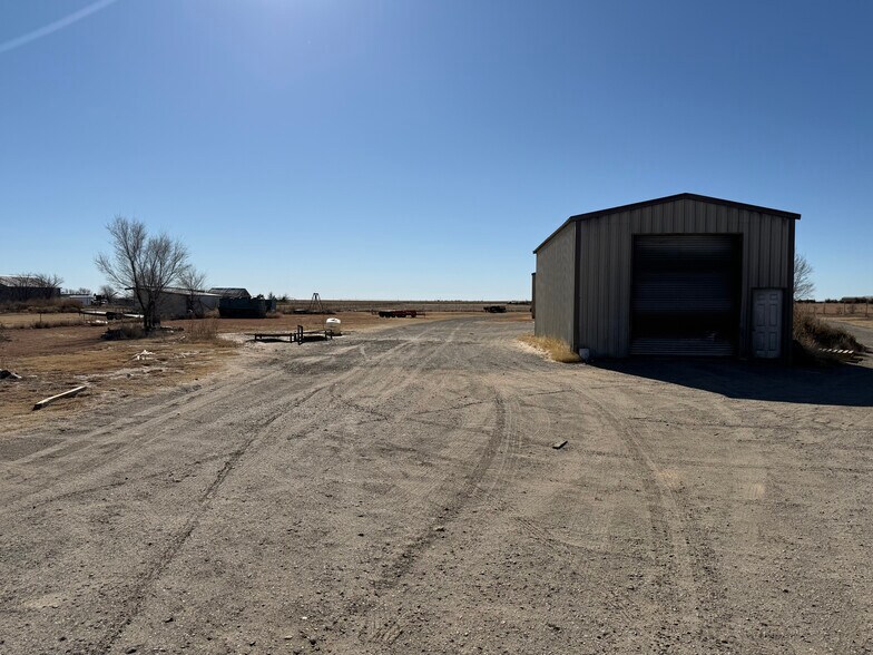 12136 E Frederic Ave, Pampa, TX à vendre - Photo du bâtiment - Image 3 de 9