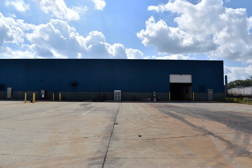 2500 Marion Dr, Kendallville, IN à louer - Photo du bâtiment - Image 3 de 5