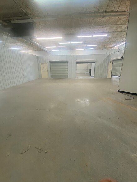 5701 Yadkin Rd, Fayetteville, NC à louer - Photo du bâtiment - Image 3 de 8