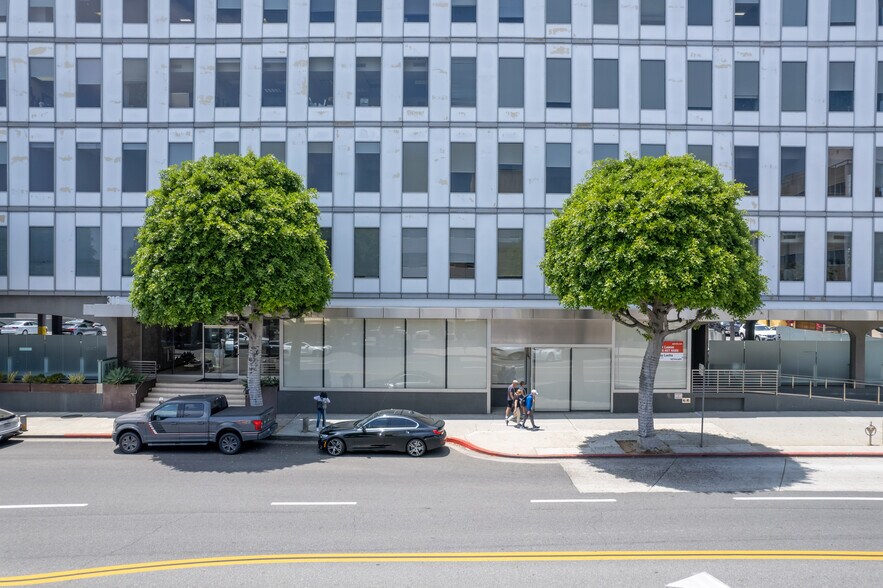 315 S Beverly Dr, Beverly Hills, CA à louer - Photo du bâtiment - Image 2 de 3