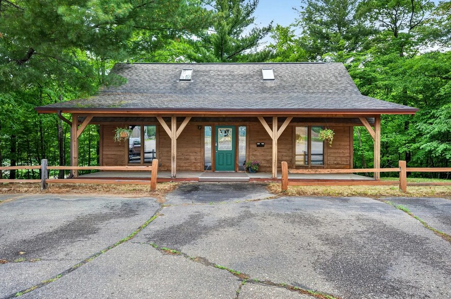 2380 County Road A, Spooner, WI à vendre - Photo principale - Image 1 de 16