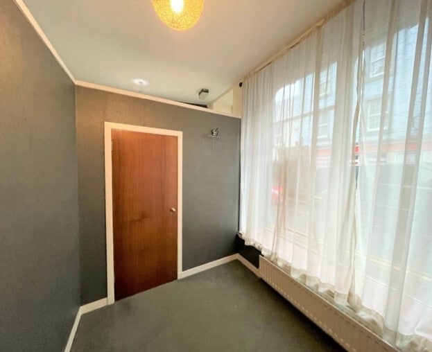 10 Howegate, Hawick for lease - Interior Photo - Image 3 of 5