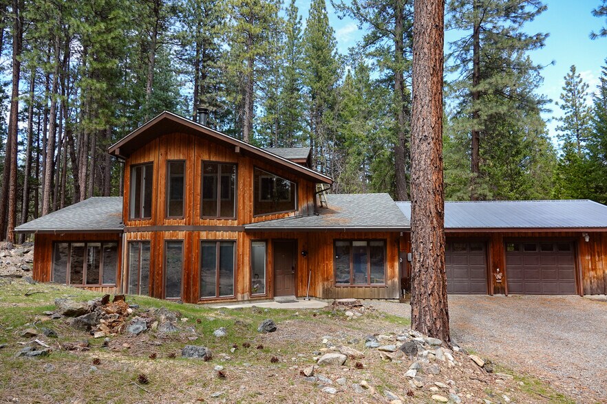 9936 Sniktaw Ln, Fort Jones, CA à vendre - Photo du bâtiment - Image 2 de 41