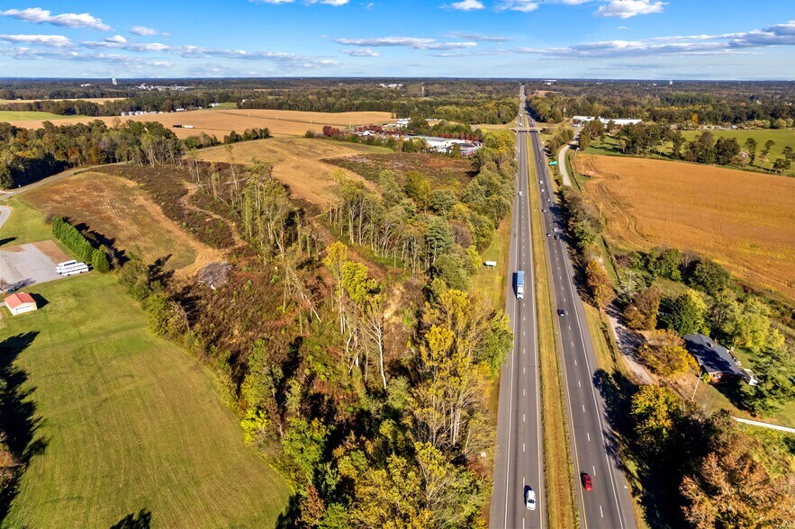 31 Ac Watermelon Rd, Statesville, NC à vendre - Photo du bâtiment - Image 3 de 9
