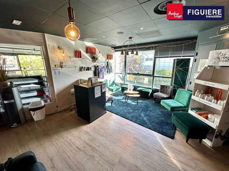 185 Rue Corindon, Éguilles for lease - Interior Photo - Image 3 of 8