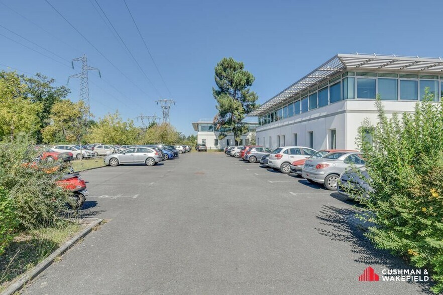 Bureau dans Pessac à louer - Photo du bâtiment - Image 1 de 6