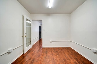 4914 Lankershim Blvd, North Hollywood, CA for lease Interior Photo- Image 1 of 10