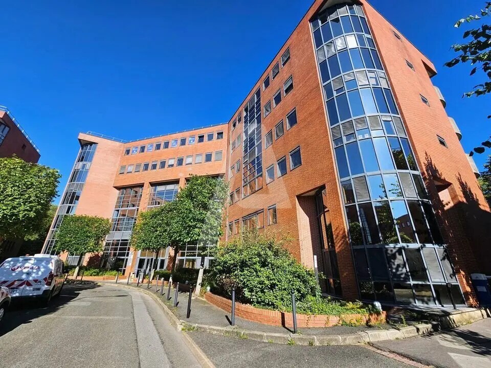 Office in Meudon for sale Building Photo- Image 1 of 11