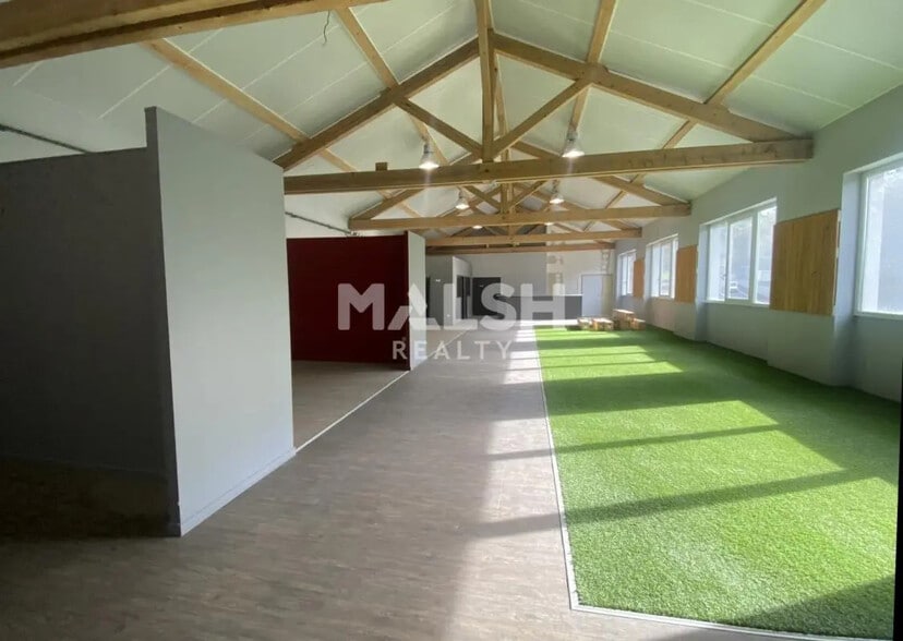 Bureau dans Vienne à louer - Photo du bâtiment - Image 1 de 4