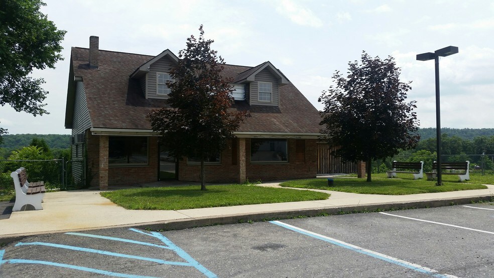 6568 Route 209, Stroudsburg, PA à louer - Photo du bâtiment - Image 2 de 29