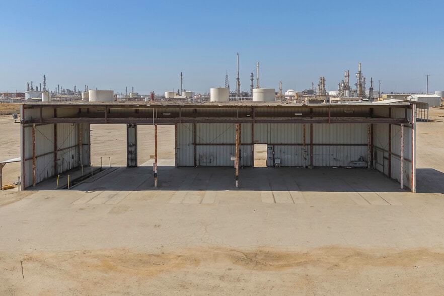 2157 Mohawk St, Bakersfield, CA for lease - Building Photo - Image 3 of 16