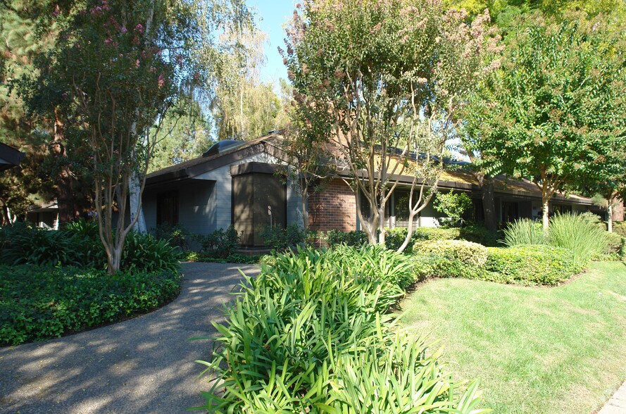845-855 University Ave, Sacramento, CA for sale - Primary Photo - Image 1 of 5