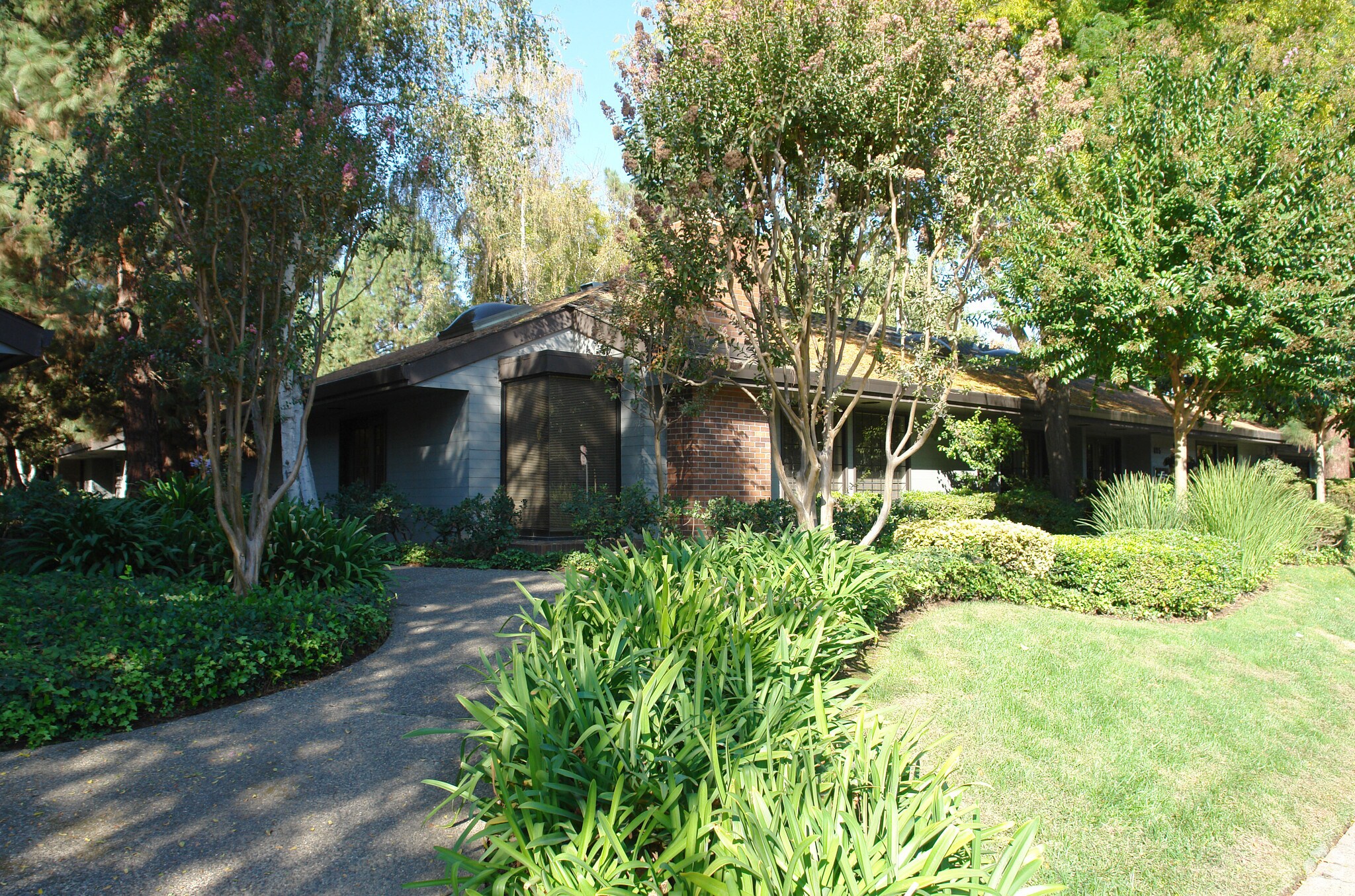 845-855 University Ave, Sacramento, CA for sale Primary Photo- Image 1 of 6