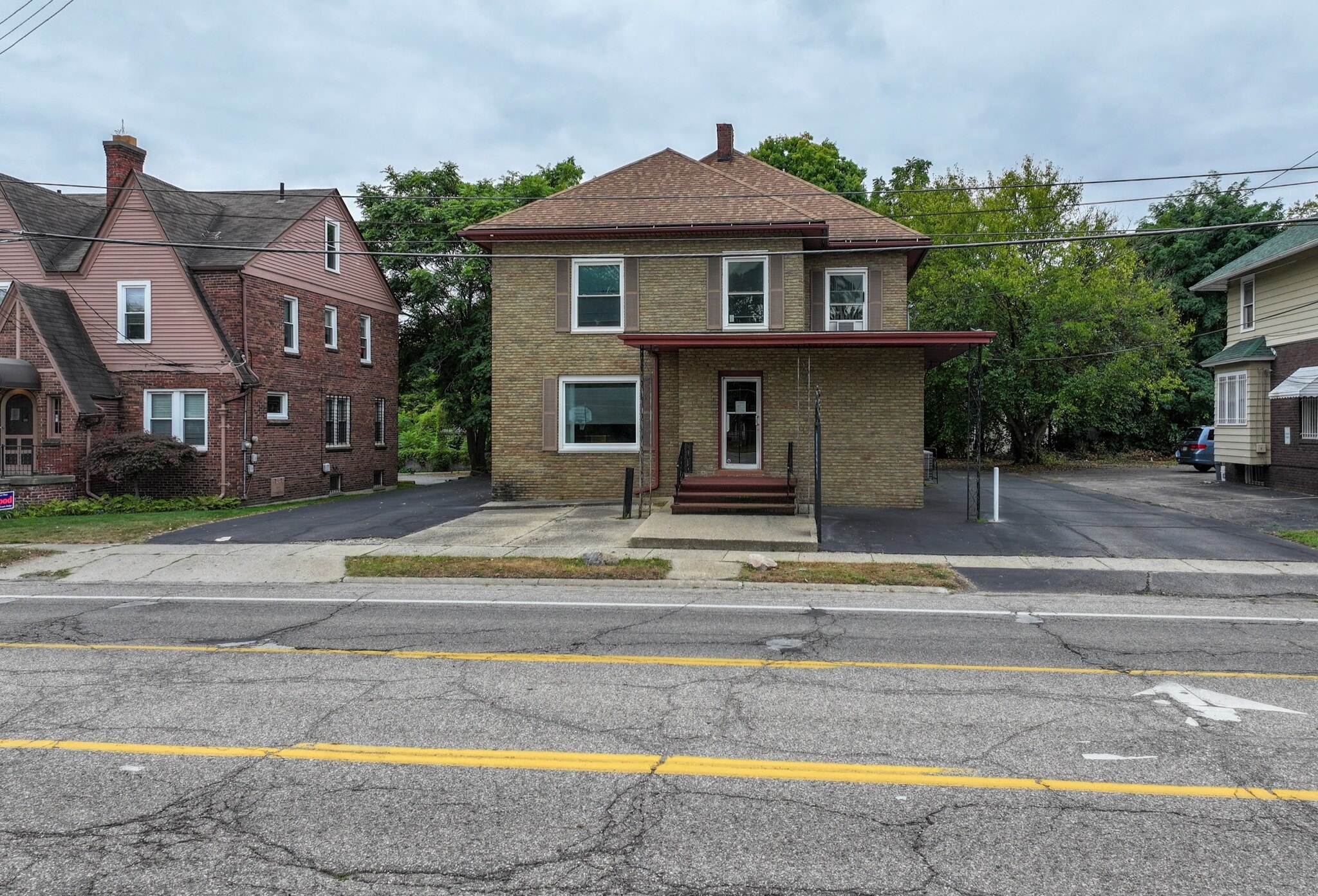 1030 S Grand Traverse St, Flint, MI for lease Building Photo- Image 1 of 16