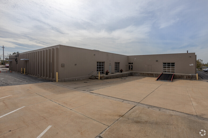 23205-23245 Mercantile Rd, Beachwood, OH for lease - Building Photo - Image 3 of 5