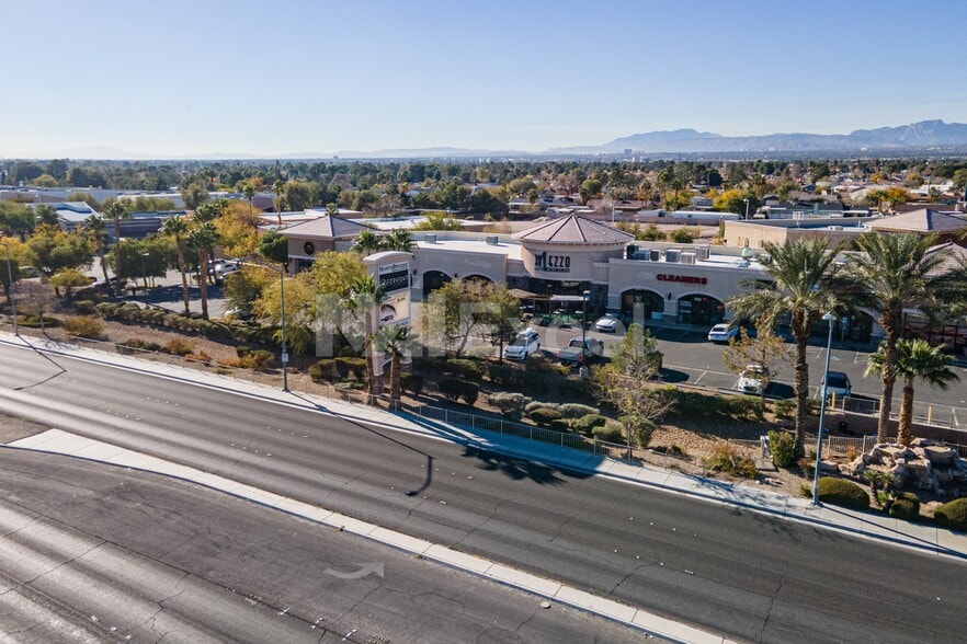 4275 N Rancho Dr, Las Vegas, NV à louer - Photo du bâtiment - Image 2 de 5