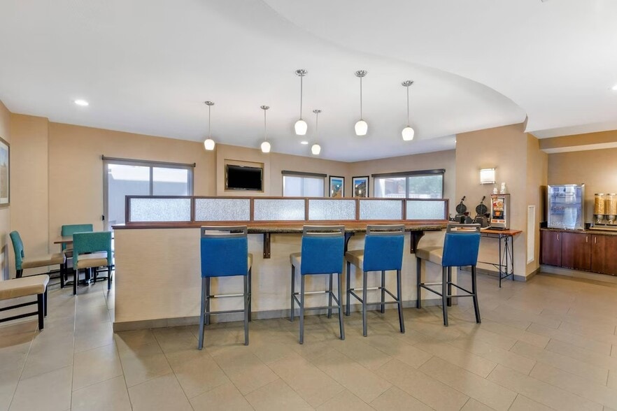 700 W Donlon St, Blythe, CA for sale - Interior Photo - Image 3 of 8