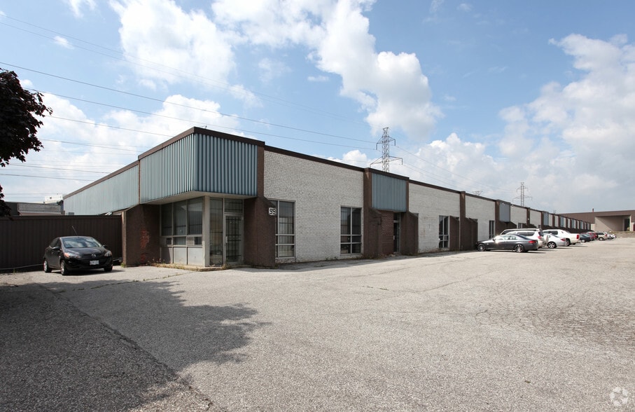 99 Brisbane Rd, Toronto, ON for lease - Building Photo - Image 2 of 3