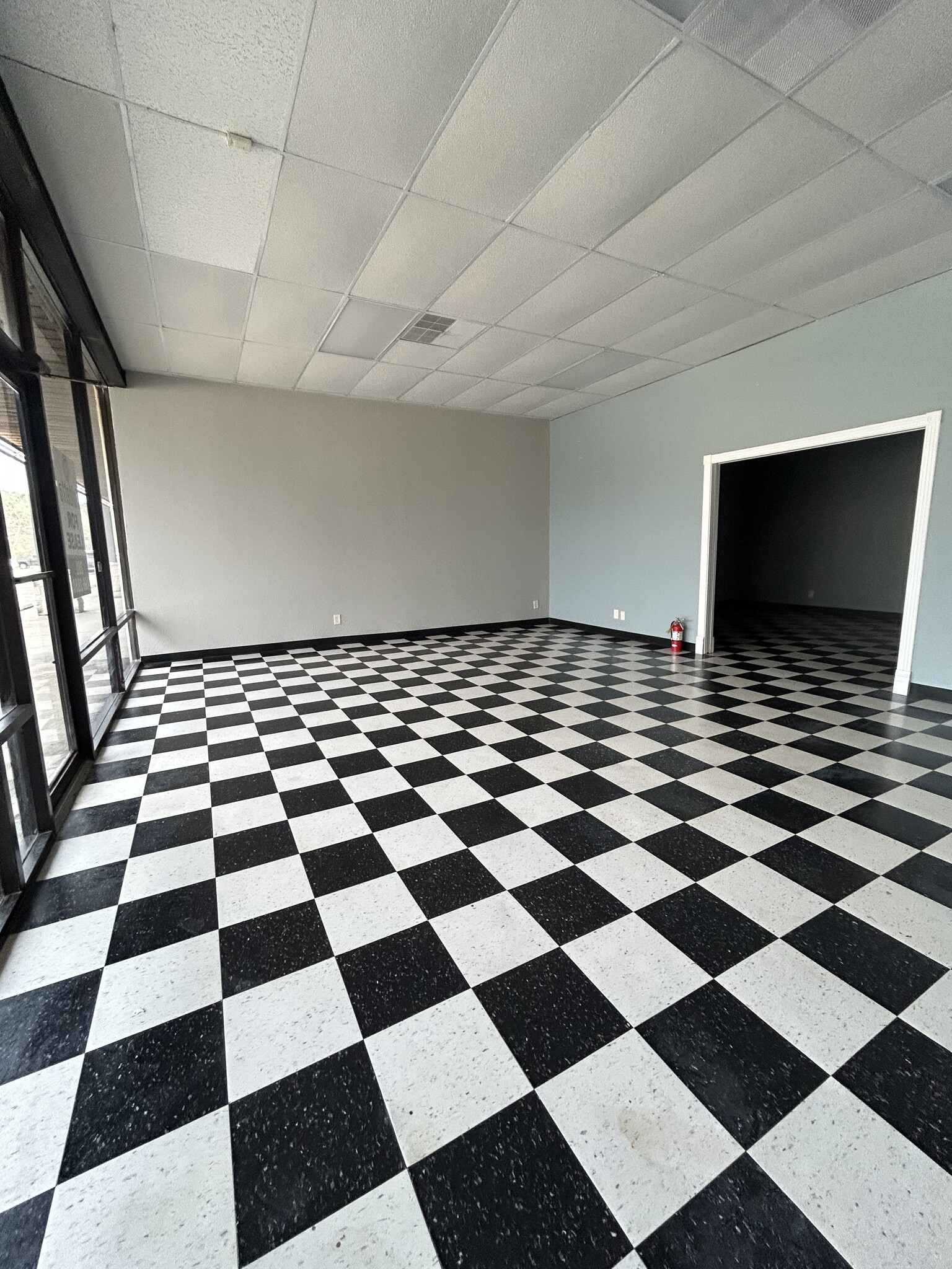 201 Enterprise Row, Conroe, TX for lease Interior Photo- Image 1 of 3