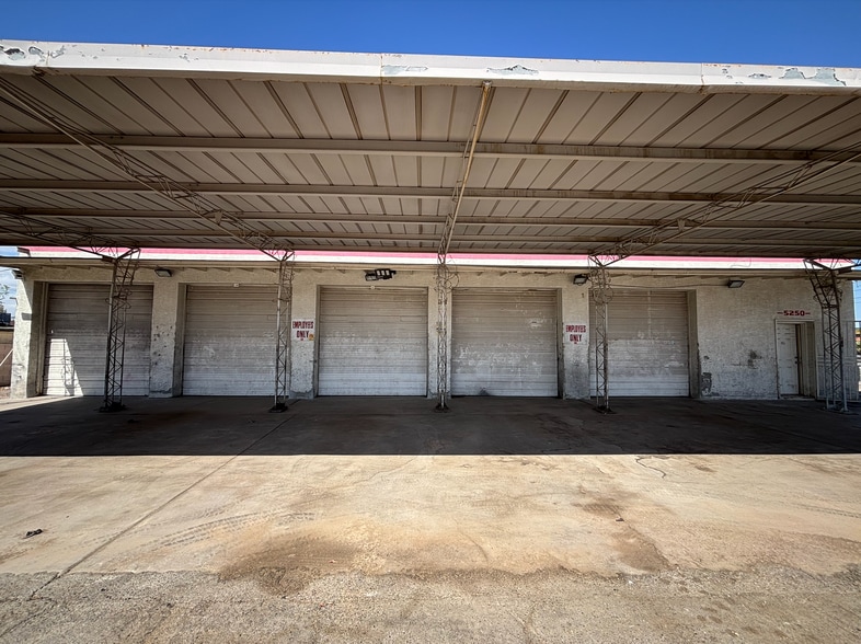 5240-5250 S Central Ave, Phoenix, AZ for lease - Building Photo - Image 2 of 5