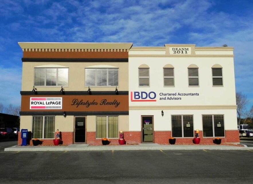 5820A Highway 2A, Lacombe, AB for lease Primary Photo- Image 1 of 2