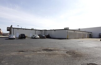 Plus de détails pour 107-127 N Main St, East Peoria, IL - Commerce de détail à louer