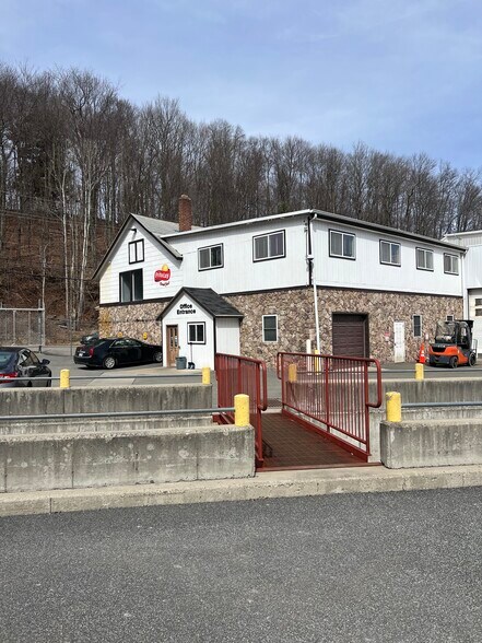 87 Mill St, Liberty, NY à vendre - Photo du bâtiment - Image 3 de 9