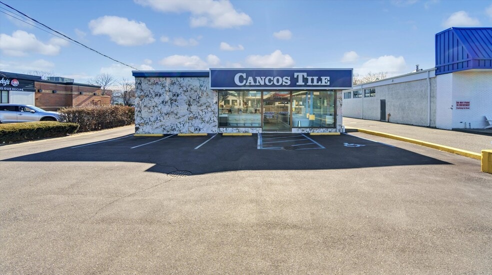 1179 Old Country CR-58 Rd, Riverhead, NY for sale - Building Photo - Image 2 of 42