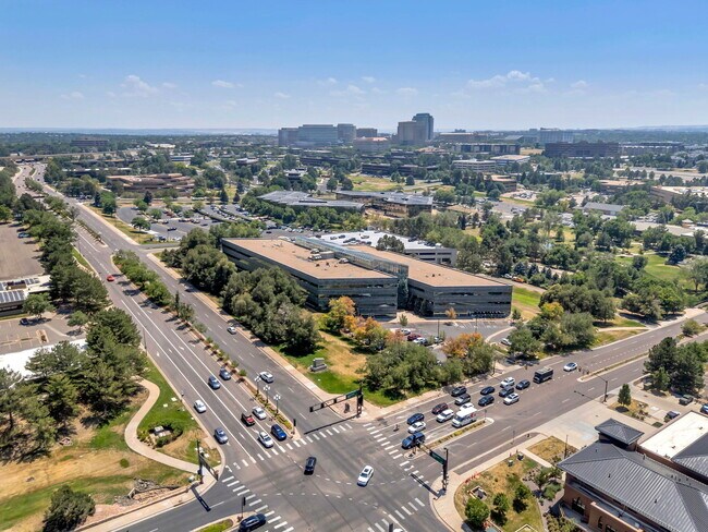 Plus de détails pour 7400 E Orchard Rd, Greenwood Village, CO - Bureau à vendre