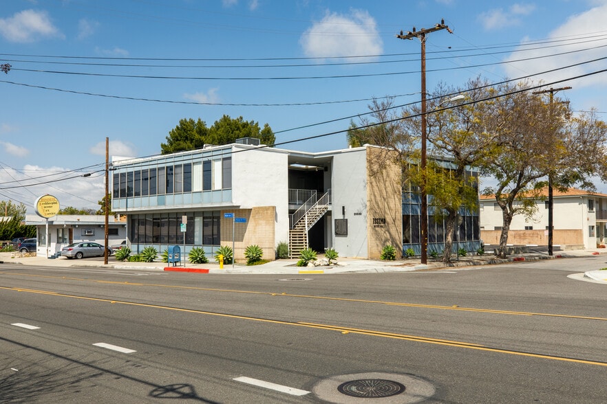 25332 Narbonne Ave, Lomita, CA à louer - Photo du bâtiment - Image 2 de 13