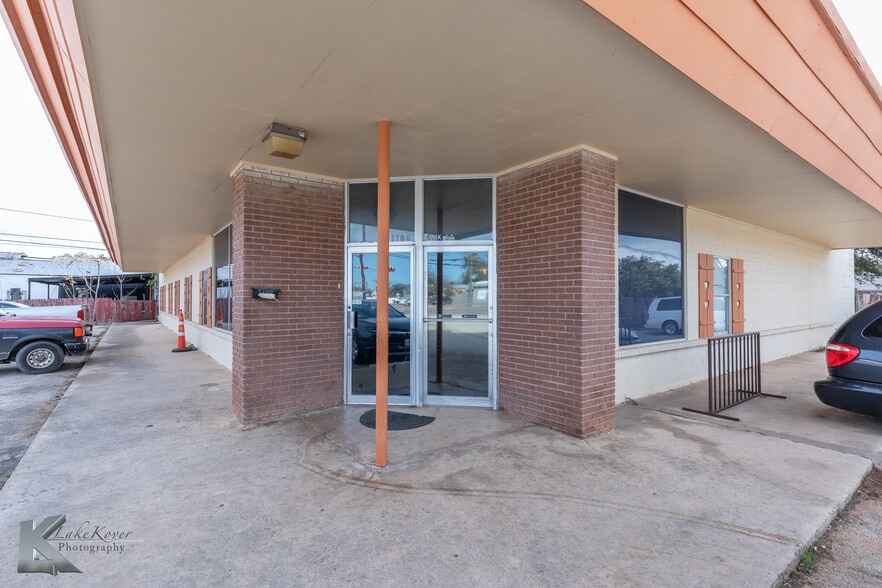 1109 Oak St, Abilene, TX for sale - Building Photo - Image 2 of 23
