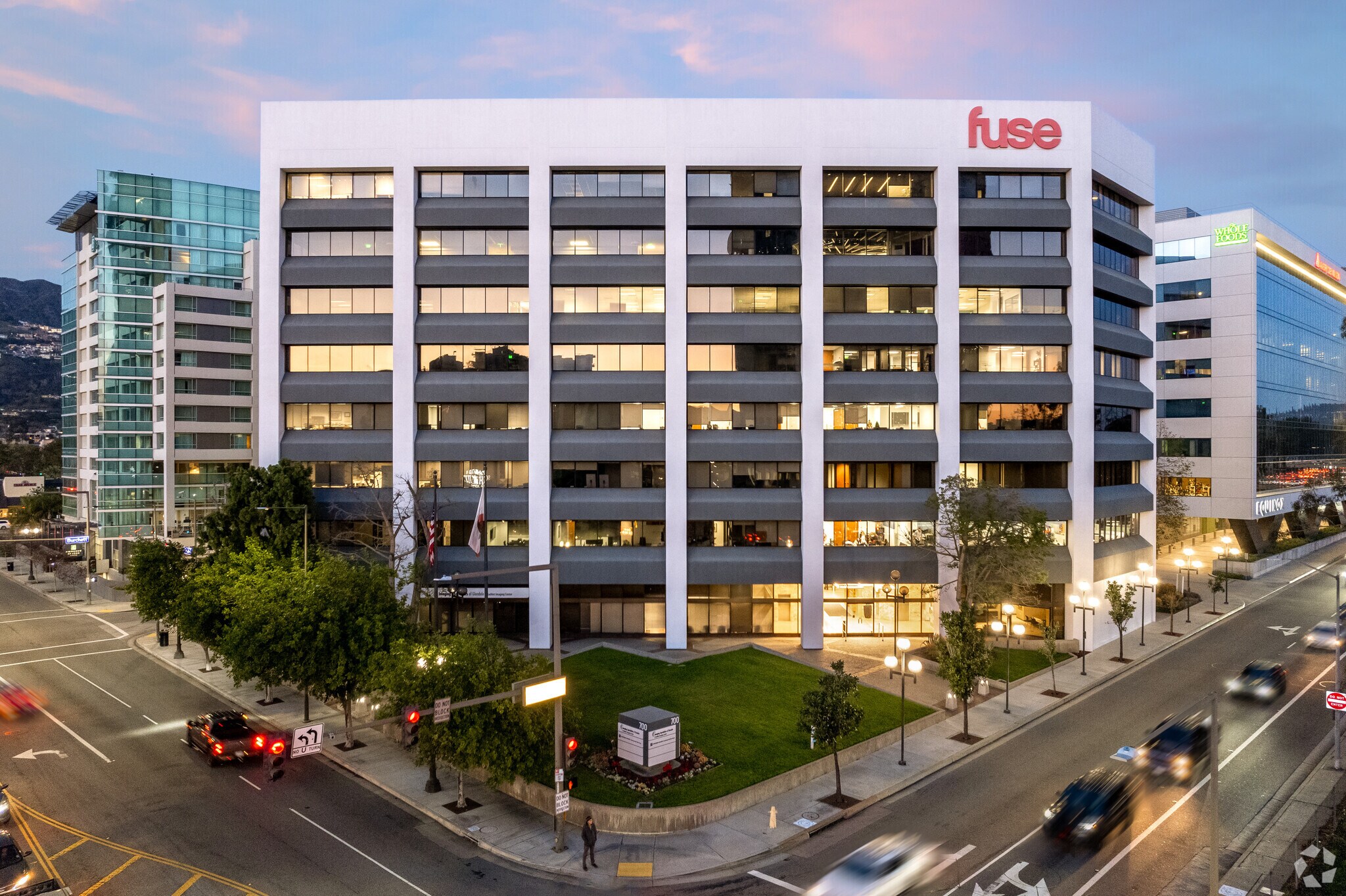 700 N Central Ave, Glendale, CA à louer Photo principale- Image 1 de 12