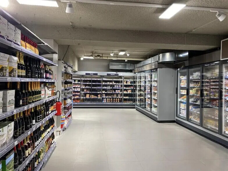 Commerce de détail dans Paris à louer - Photo du bâtiment - Image 2 de 9