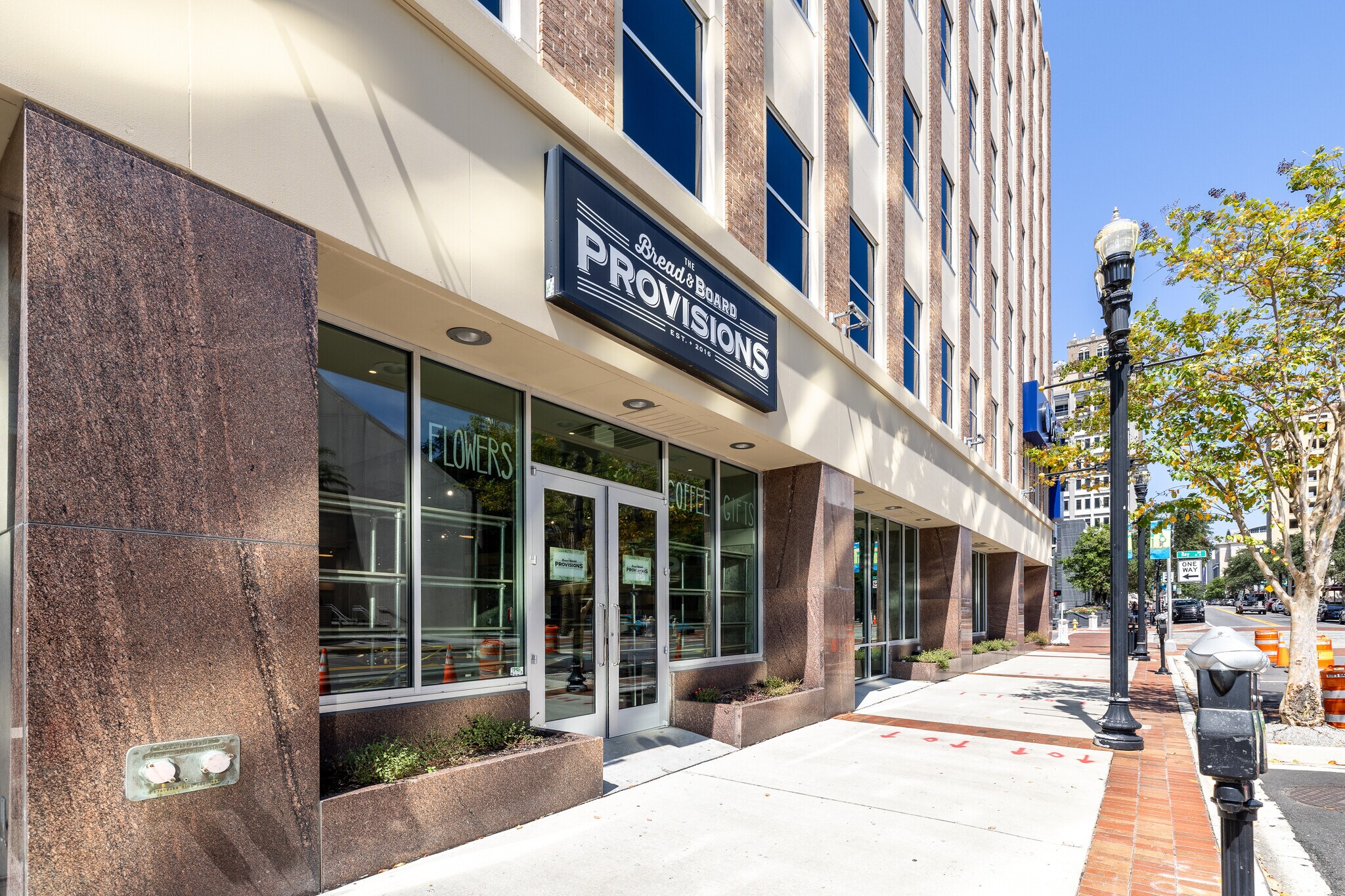 100 W Bay St, Jacksonville, FL for lease Building Photo- Image 1 of 8